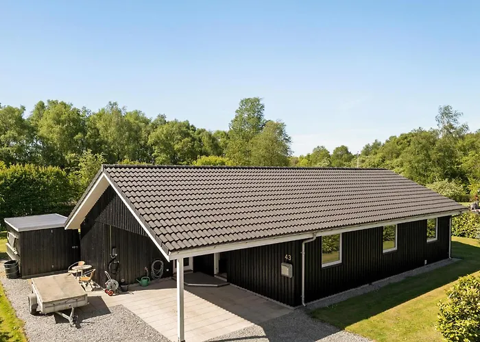 Pet Friendly In With Kitchen Farsø