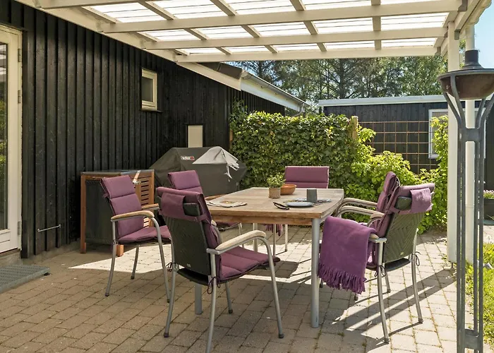 Pet Friendly In With Kitchen Farsø