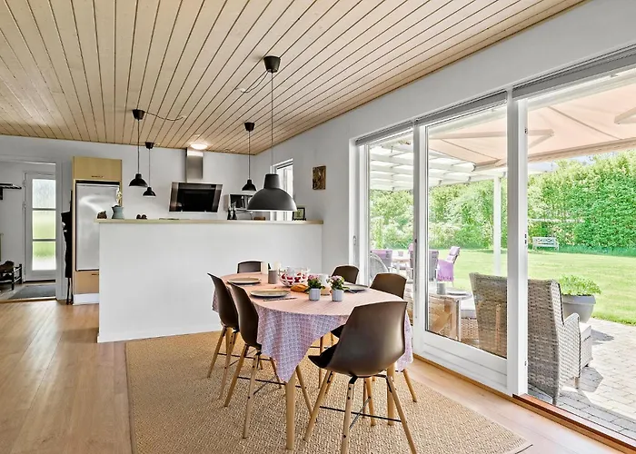 Pet Friendly In With Kitchen 別荘 Farsø